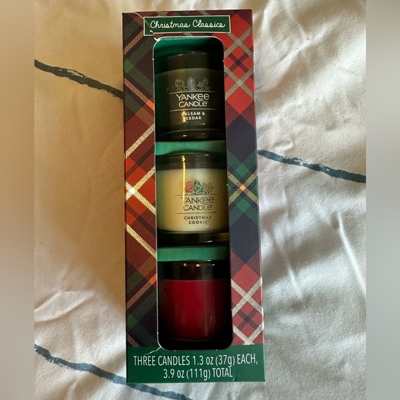 Yankee Candle Christmas Classics Trio - Picture 3 of 5